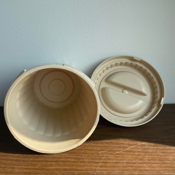 Vintage Sterilite Mini Trash Can - Picture 3 of 9